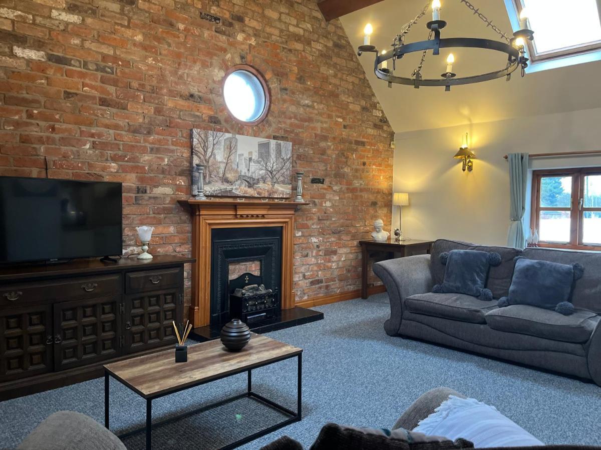 Pillory House Loft Apartment Нантуич Екстериор снимка