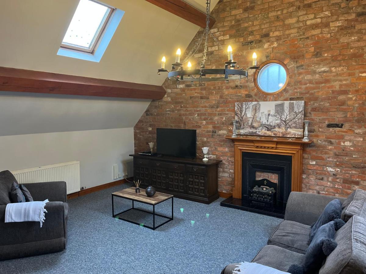 Pillory House Loft Apartment Нантуич Екстериор снимка